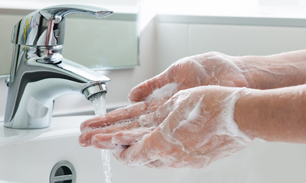 ウイルス対策の基本は手洗いというけれど… 1日の外出でウイルスに触れる頻度はどれくらい？
